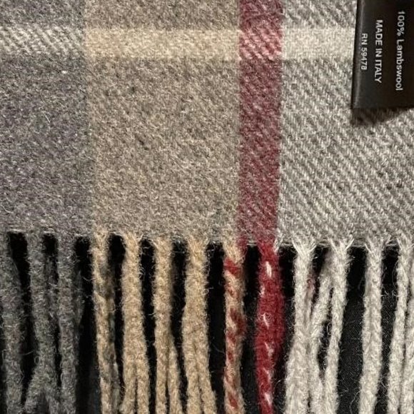 SUPER NICE NWT 100 % LAMBSWOOL MADE IN ITALY SCARF / ITALIAN WOOLLEN TREASURES - Picture 6 of 10